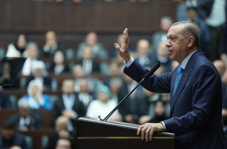 Τουρκία: Ο Ερντογάν επιστρέφει στην «ορθόδοξη» οικονομική πολιτική