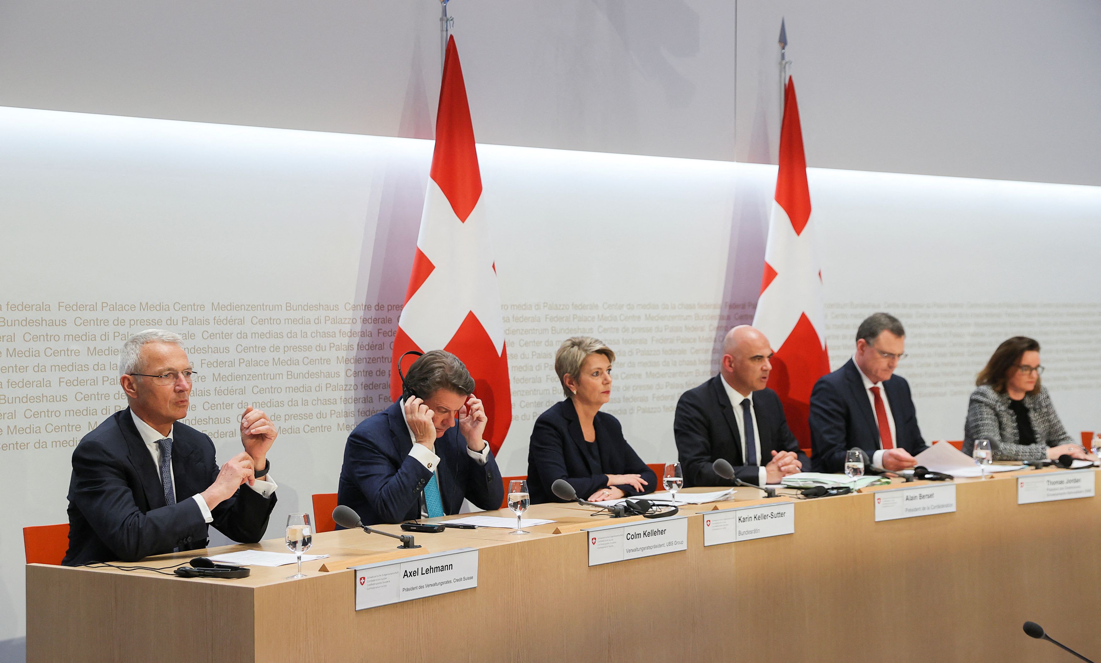 Credit Suisse: Επίσημη η εξαγορά της από τη UBS