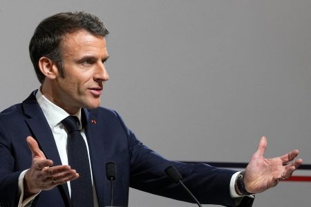 Γαλλία: Απορρίφθηκε η πρόταση μομφής κατά της κυβέρνησης