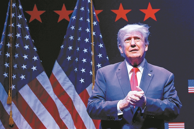 Ο Ντόναλντ Τραμπ θέλει να κάνει τη δίωξη τηλεοπτικό σόου