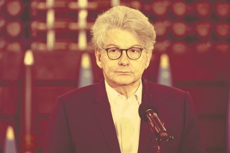 Να στραφούμε σε μια «οικονομία πολέμου» με ενίσχυση της αμυντικής βιομηχανίας