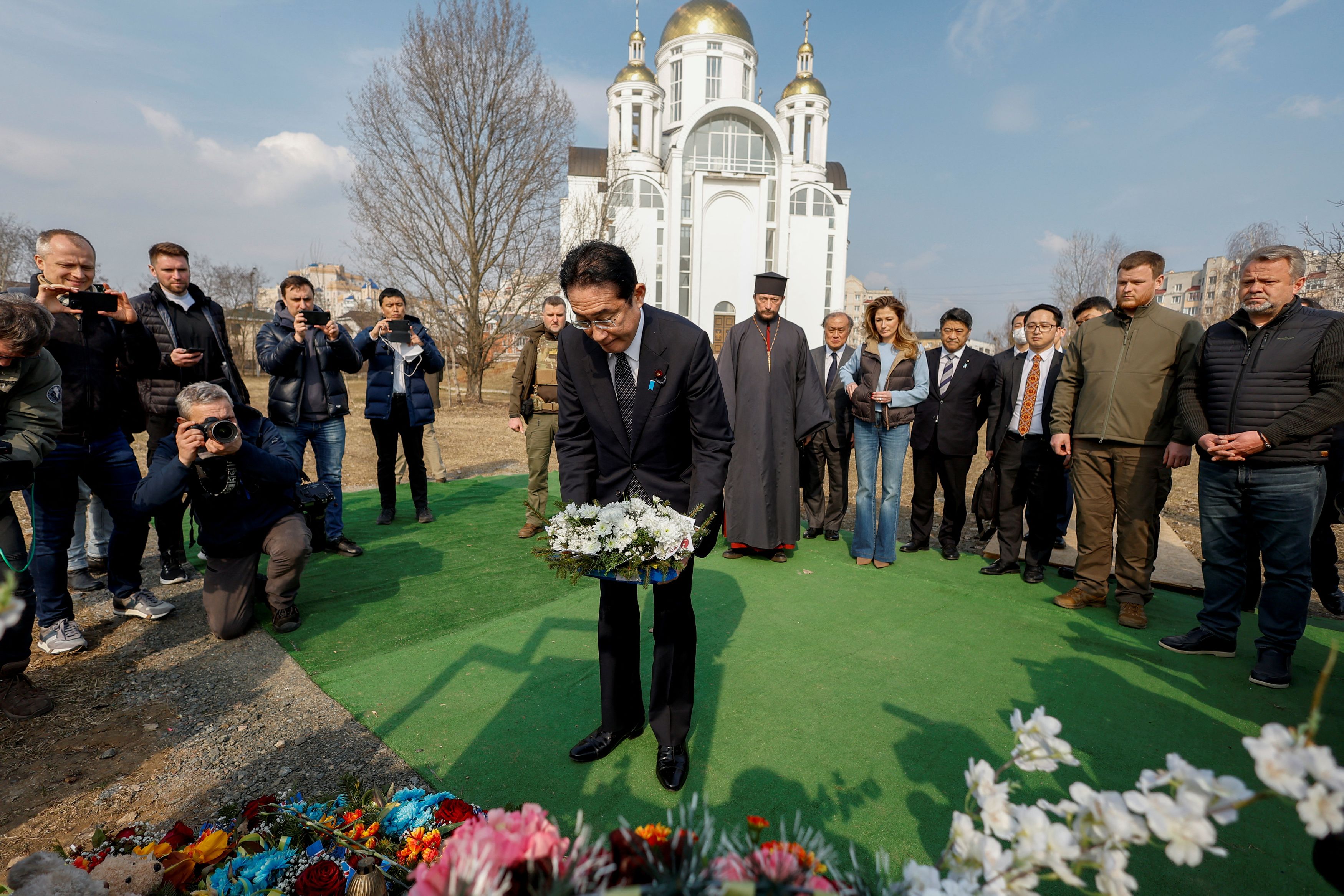 Στο Κίεβο ο Ιάπωνας πρωθυπουργός – Στηρίζει Ζελένσκι αλλά χωρίς όπλα