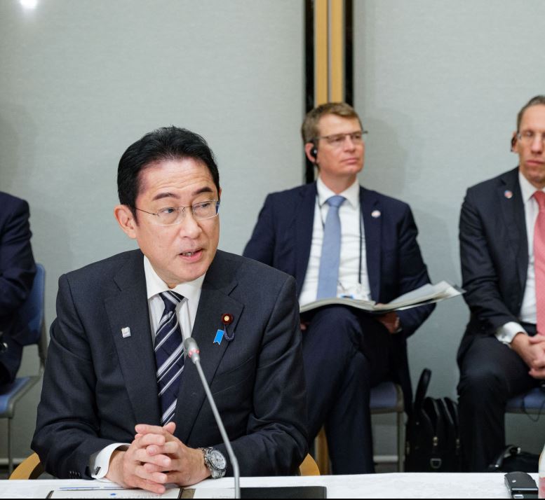 Καθ΄οδόν προς το Κίεβο ο Ιάπωνας Πρωθυπουργός