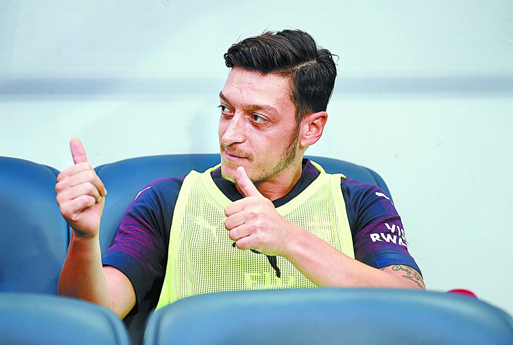 Αποσύρεται από την ενεργό δράση ο Μεσούτ Οζίλ