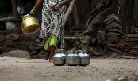 Κρίση νερού : «Η ανθρωπότητα ρουφάει σαν βαμπίρ τους υδάτινους πόρους»