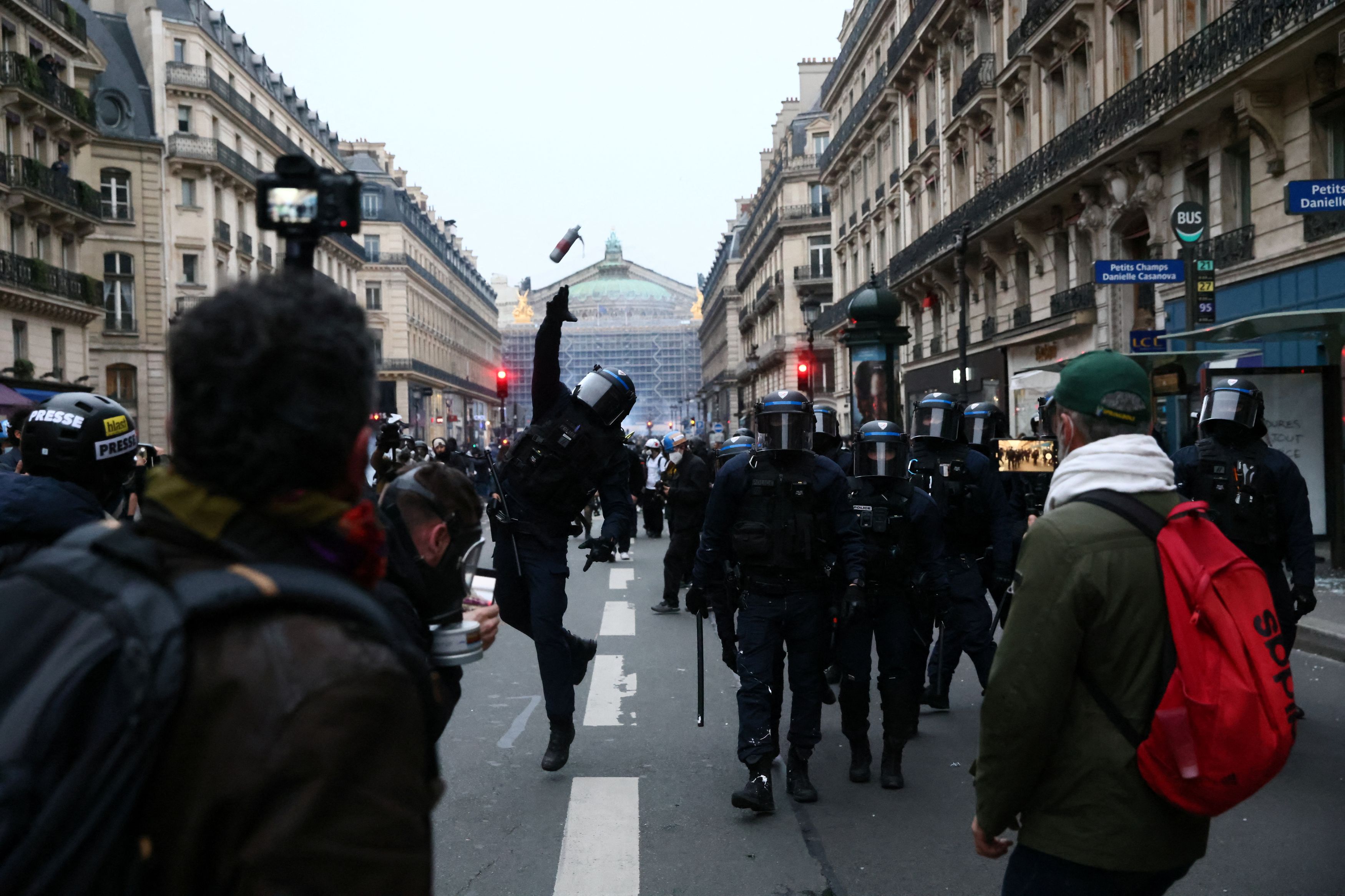Ο νόμος των σουλατσαδόρων