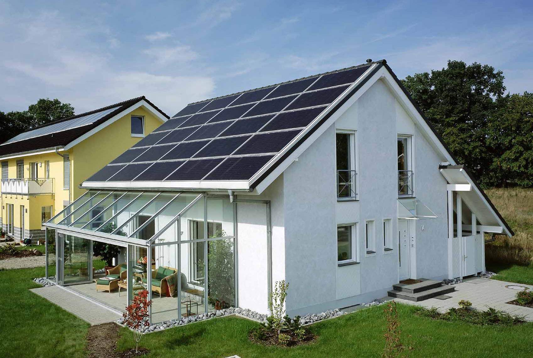 Φωτοβολταϊκά στη στέγη: Ξεκινούν οι αιτήσεις τον Απρίλιο