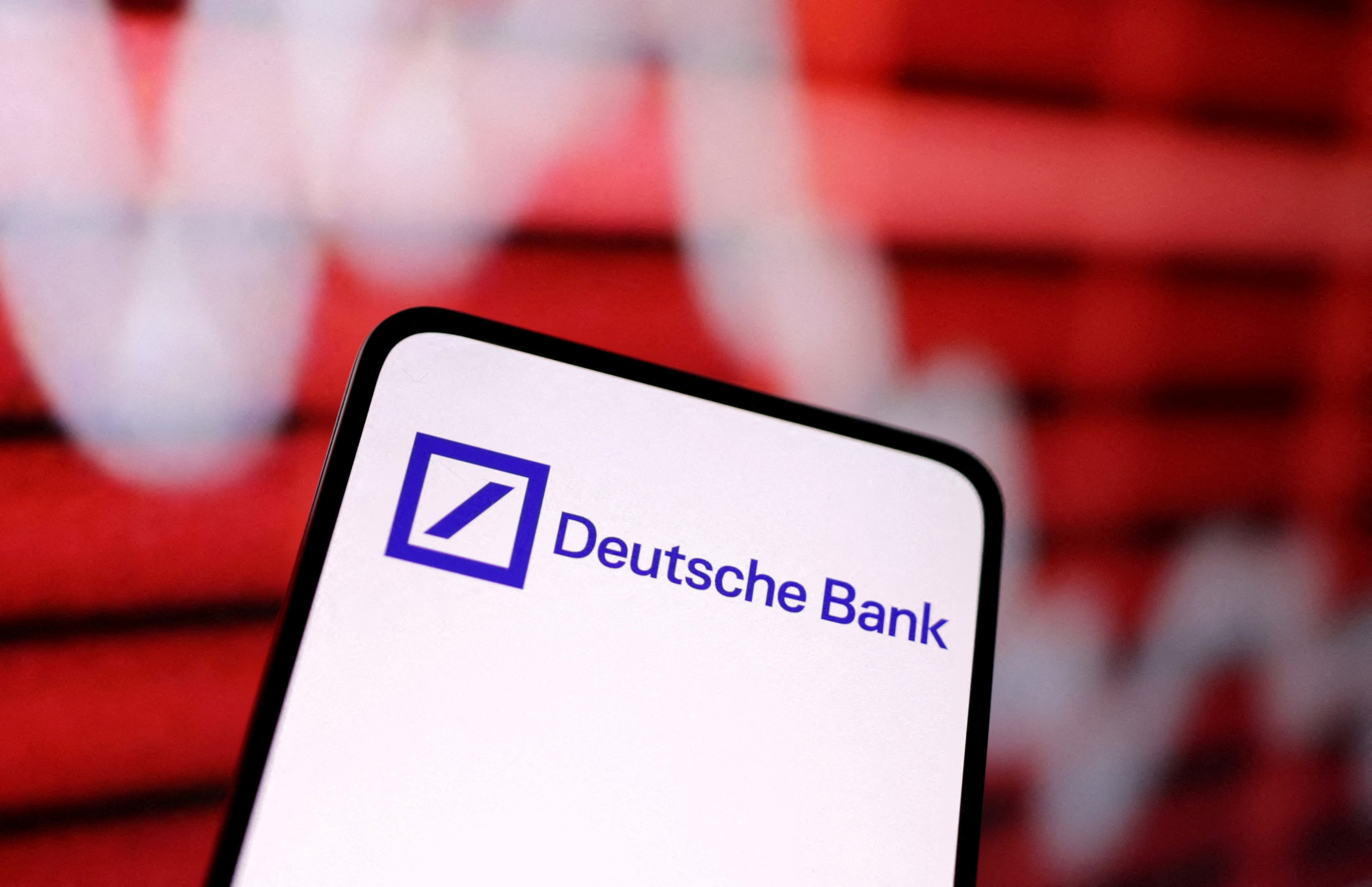 Deutsche Bank: Με πτώση 8,5% έκλεισε η μετοχή – Τριγμοί στις χρηματαγορές