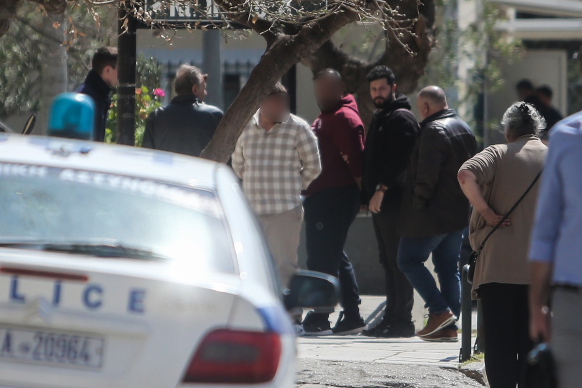 Υπόθεση 14χρονης στη Νέα Σμύρνη: Προφυλακιστέοι οι δύο από τους τρεις κατηγορούμενους