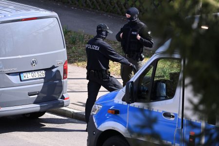 Γερμανία: Άνδρας έπεσε με το αυτοκίνητό του πάνω σε πλήθος