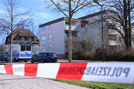 Βερολίνο: Άνδρας επιτέθηκε με μαχαίρι και χειροβομβίδα σε  τρεις