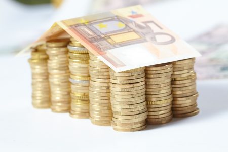Στεγαστικά δάνεια: Νέες αυξήσεις στους τόκους πνίγουν τα «νοικοκυριά»