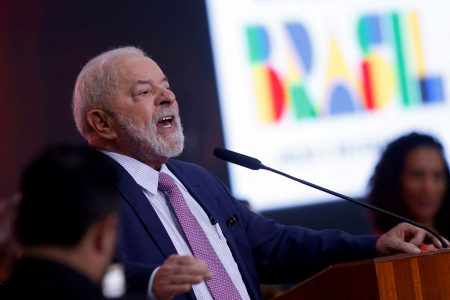 Αναβλήθηκε η επίσκεψη Λούλα στην Κίνα