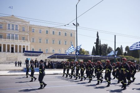 Η εντυπωσιακή στρατιωτική παρέλαση σε εικόνες
