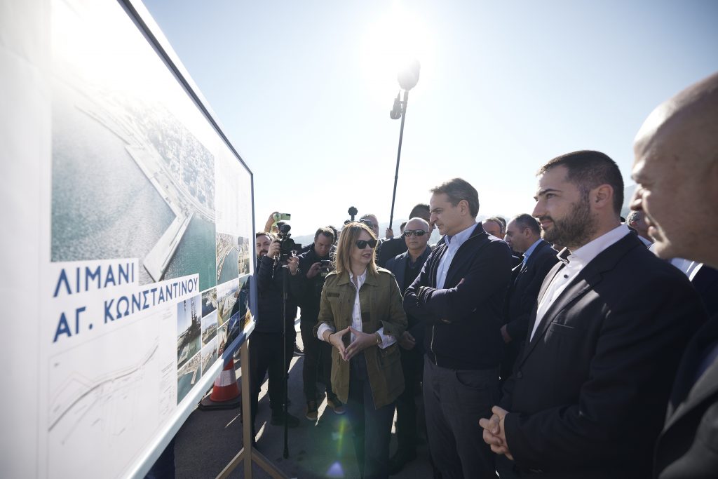 Μητσοτάκης στη Φθιώτιδα: Επιθεώρηση στο λιμάνι Αγ. Κωνσταντίνου και τη Λουτρόπολη Καμένων Βούρλων