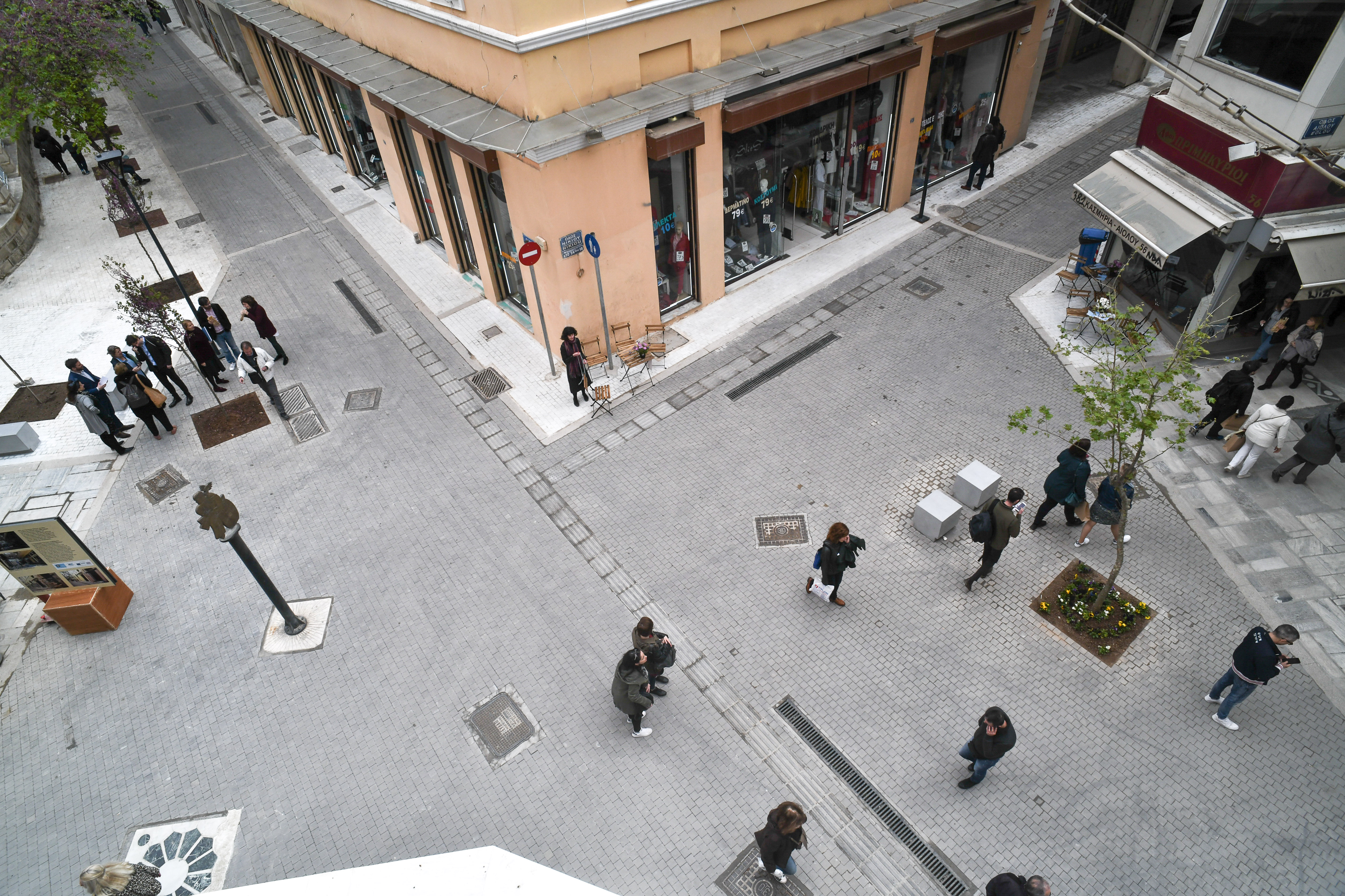 Δήμος Αθηναίων: Στοπ στα νέα τραπεζοκαθίσματα σε πεζόδρομους και πλατείες στο Εμπορικό Τρίγωνο
