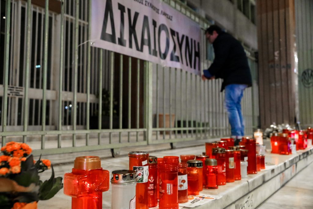 Τέμπη: Ελεύθερος με περιοριστικούς όρους ο συμβασιούχος σταθμάρχης