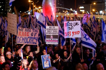 Ισραήλ: Το «μισό βήμα πίσω» του Νετανιάχου