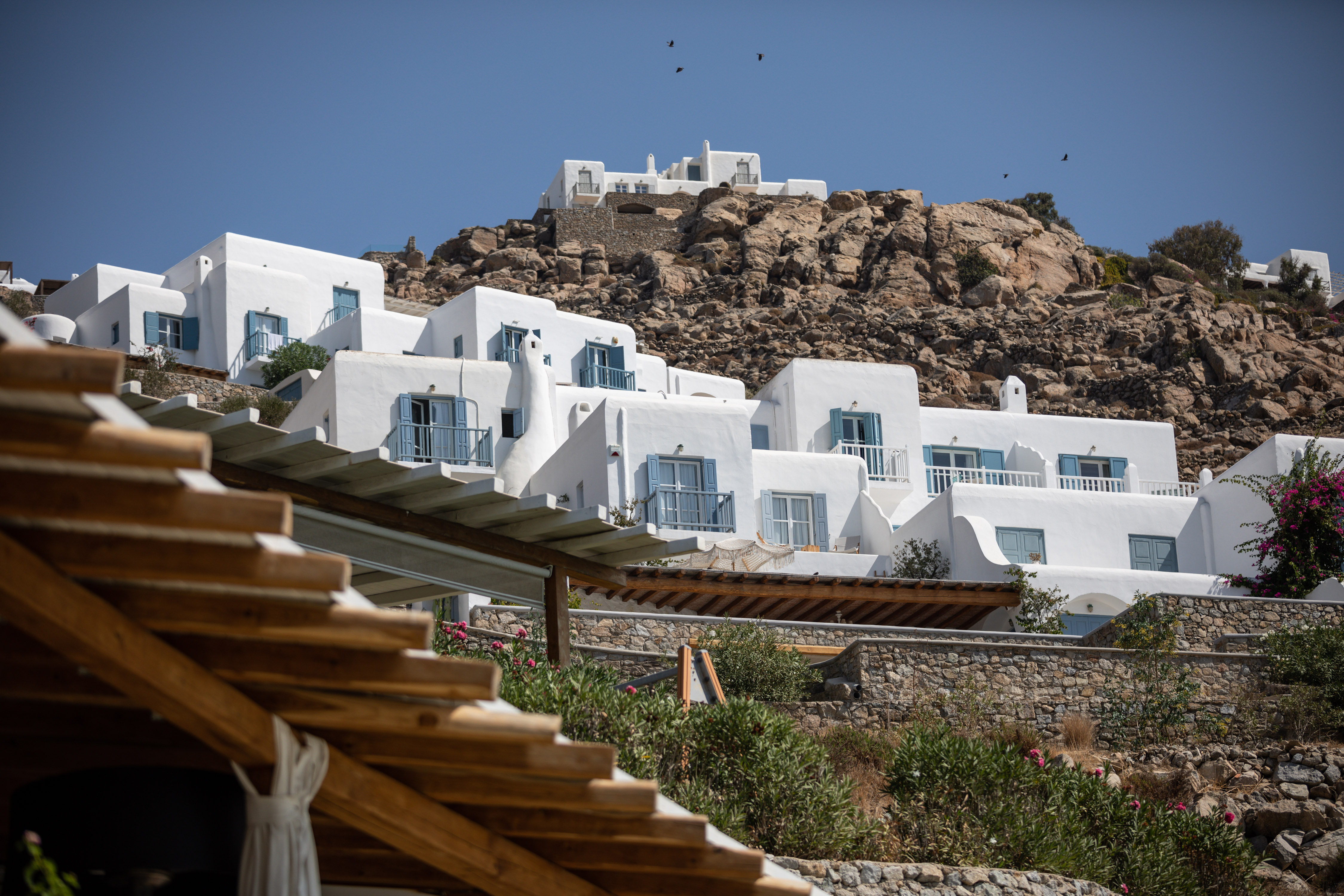 Μύκονος: Χτίζουν ακόμη και τη νύχτα – Οι αυθαιρεσίες