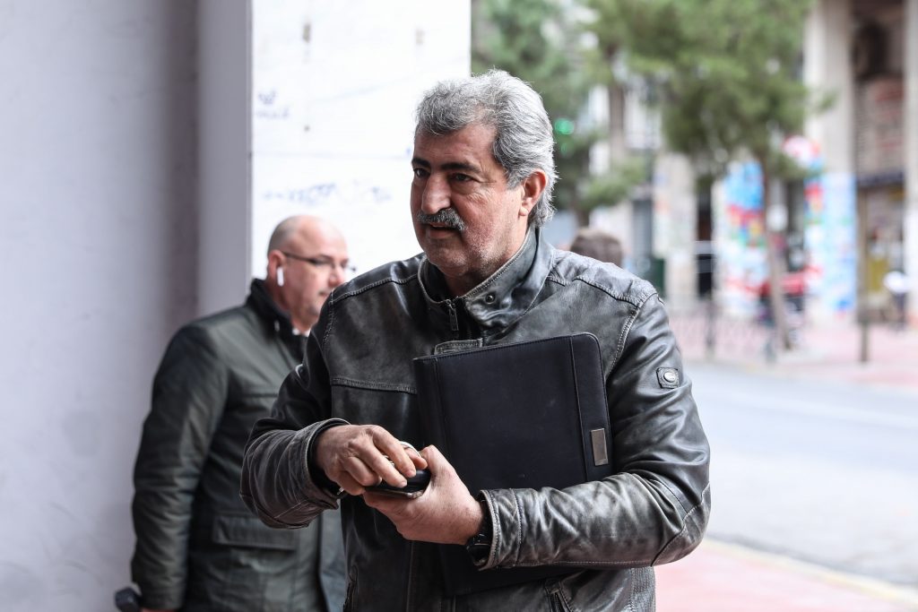 Πολάκης για σκιτσογράφο Χατζόπουλο: Κακέκτυπο του ανθρώπινου είδους Πολάκης για σκιτσογράφο Χατζόπουλο: Κακέκτυπο του ανθρώπινου είδους