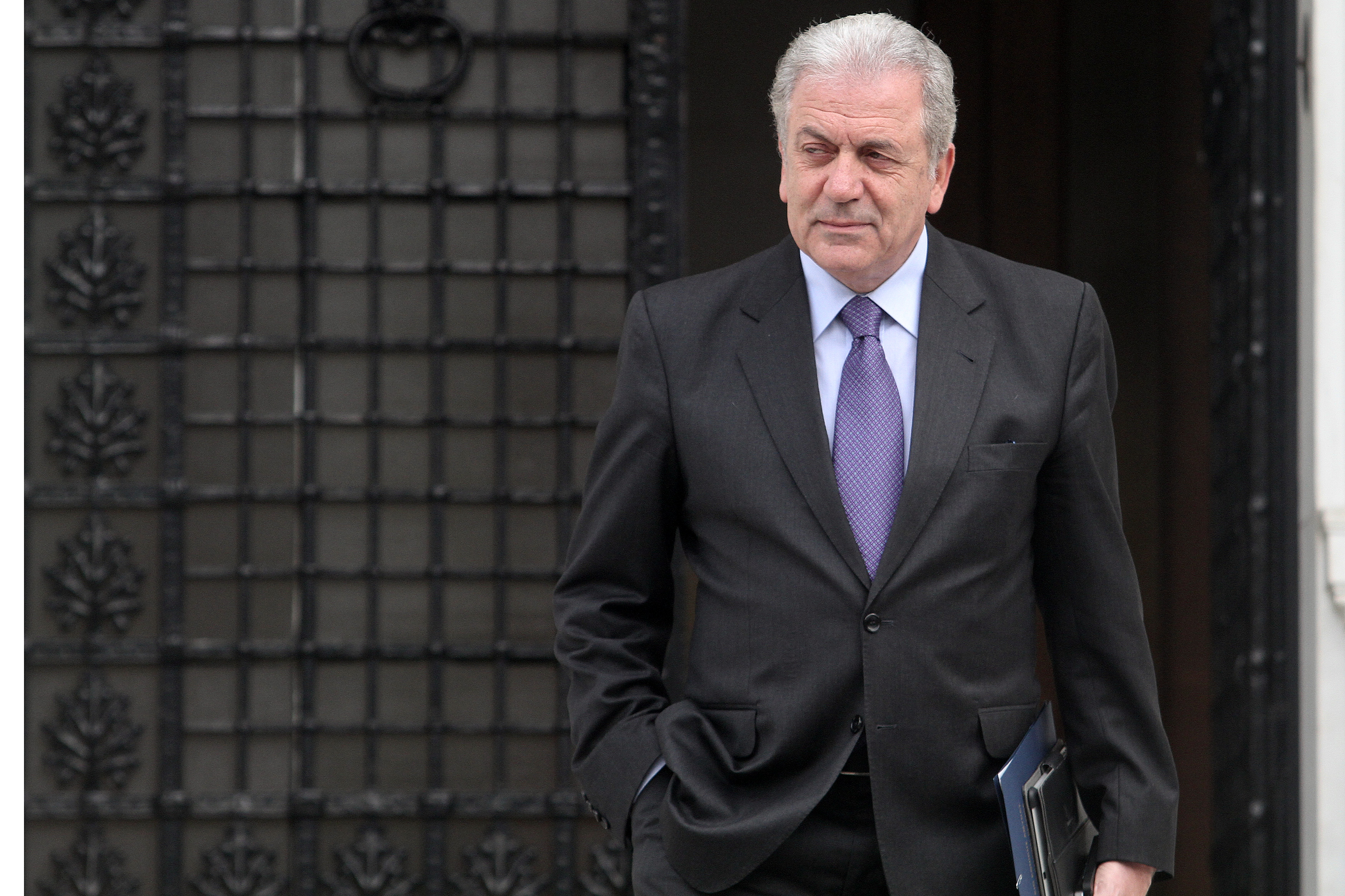 Δημήτρης Αβραμόπουλος: Η (ιδιαίτερη) πατρίδα τον καλεί