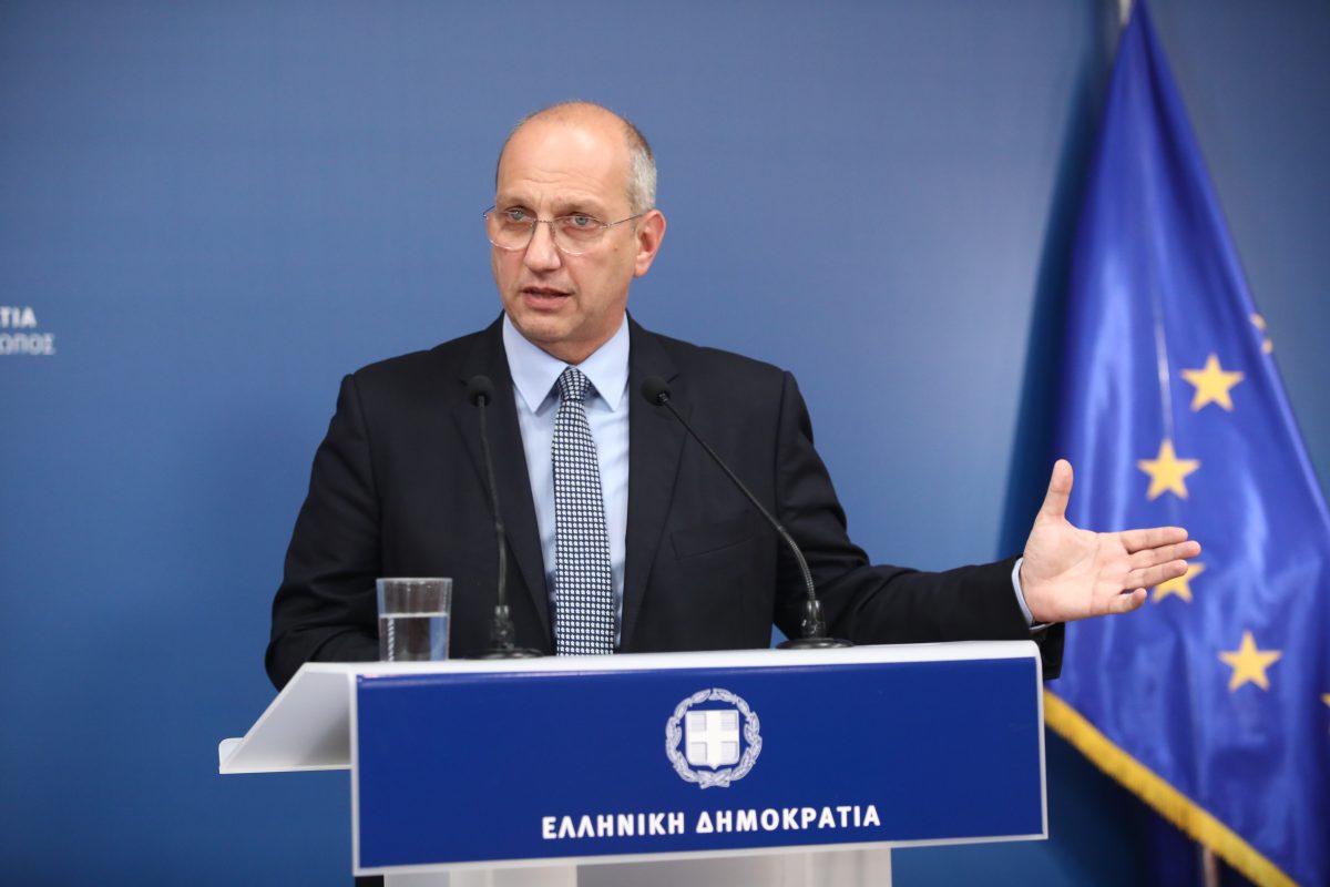 Οικονόμου για κόμμα Κασιδιάρη: Παράθυρο για πρόσθετη νομοθετική παρέμβαση