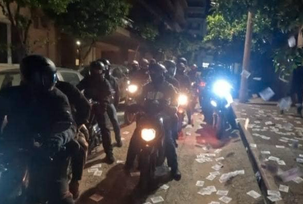 Ρουβίκωνας: Παρέμβαση στο σπίτι του Νίκου Παπαθανάση