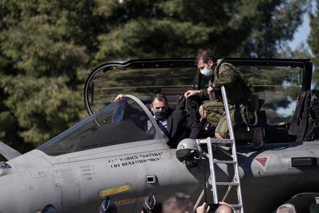Ποιο είναι το ρουσφέτι που ζητάνε οι πολιτικοί;