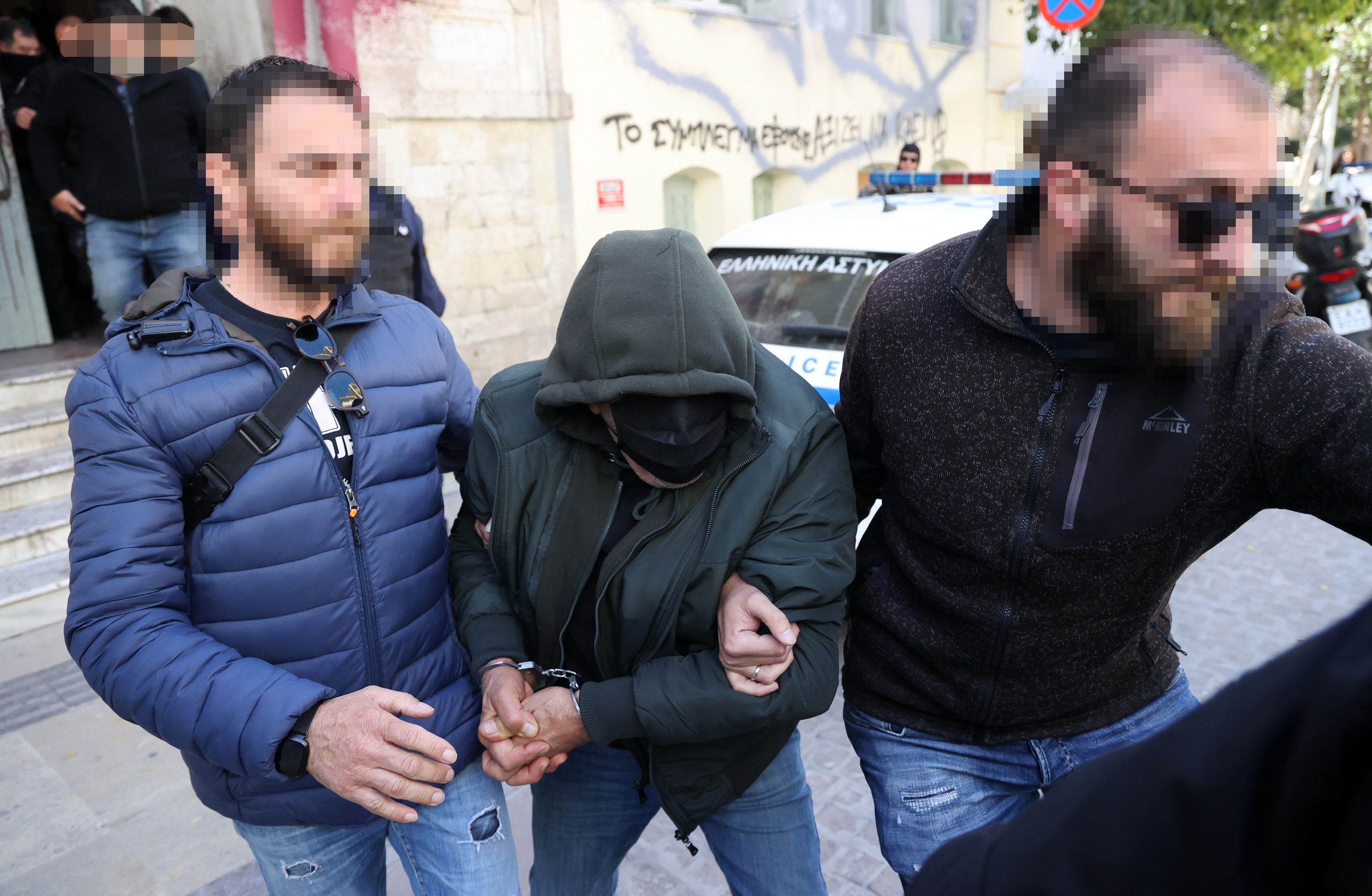 Στην ανακρίτρια ο λυράρης που κατηγορείται ότι βίαζε και εξέδιδε 11χρονο