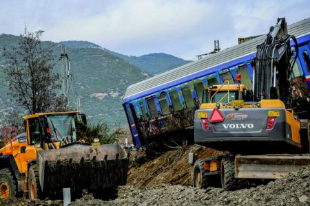 Τέμπη: Το αίτημα για ταυτοποίηση των νεκρών θα έπρεπε να έχει ικανοποιηθεί από καιρό