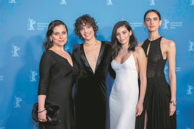 Τρίποντα, χορός και ιταλική μαφία