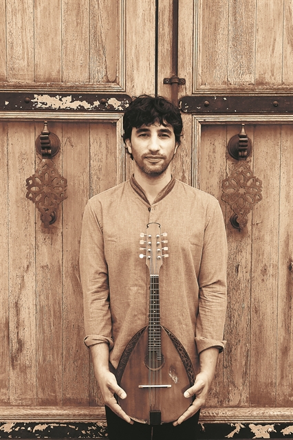 «Το μαντολίνο μιλάει σε όλες τις κουλτούρες»