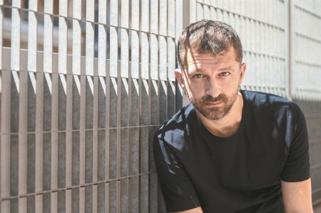 «Ο κόσμος του Σαχτούρη τείνει προς το φως»