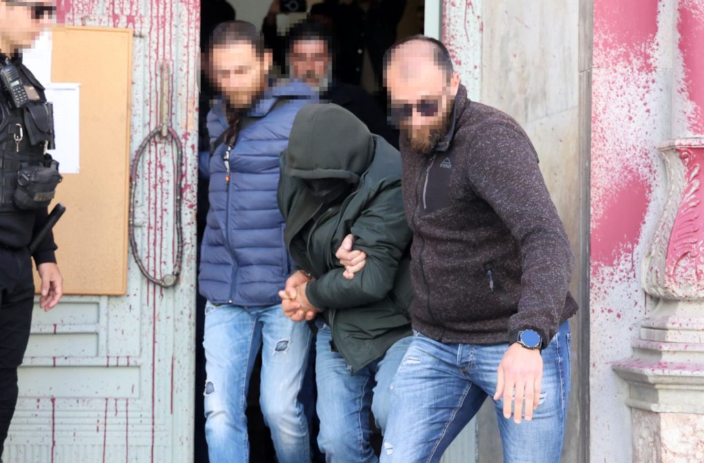 Κρήτη: «Ανθρωπόμορφο τέρας ο Λυράρης που βίαζε τον 11χρονο» – Τον αδειάζει στενή οικογενειακή φίλη του