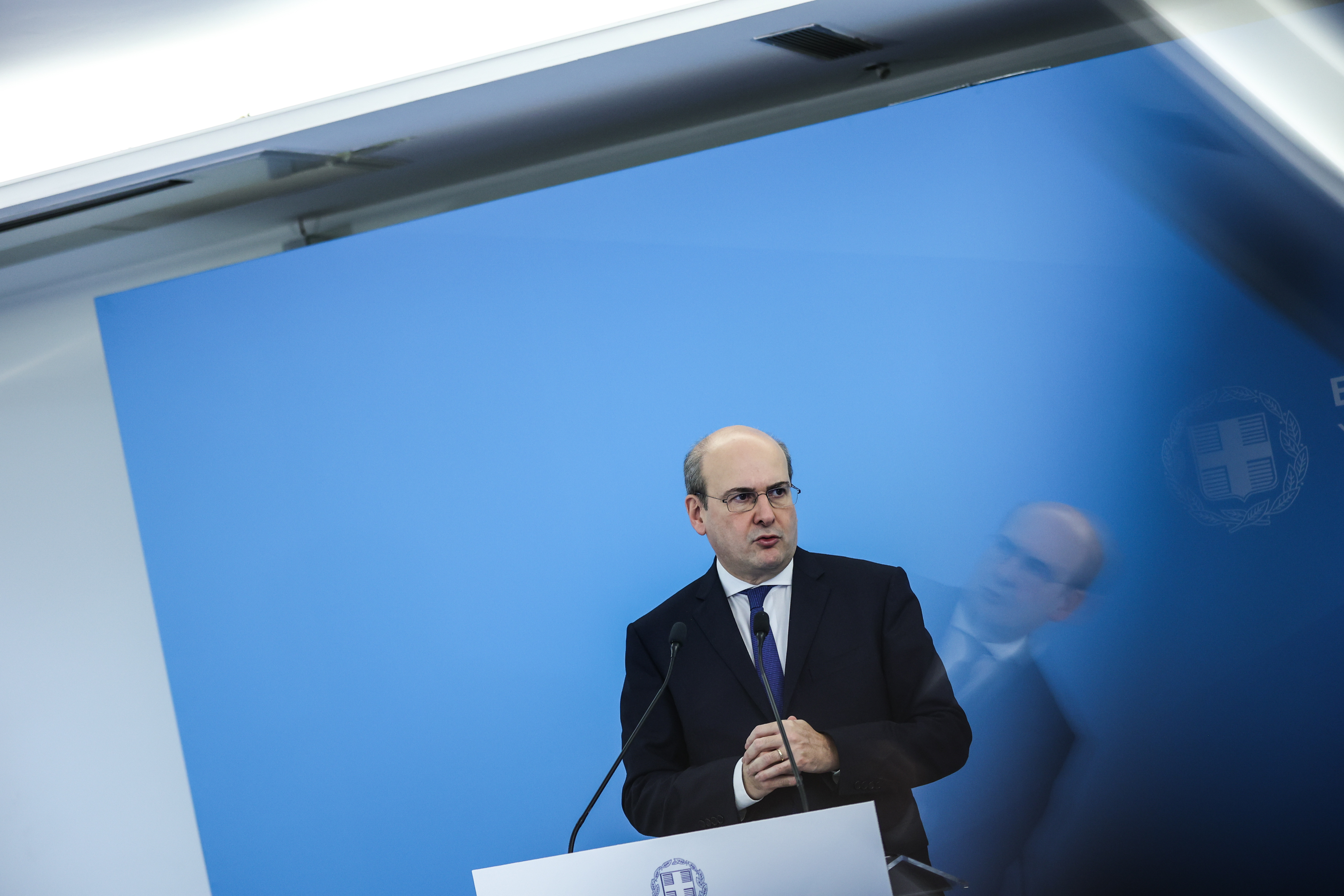 Χατζηδάκης για κατώτατο μισθό: «3 μισθοί κέρδος σε σχέση με το 2019»