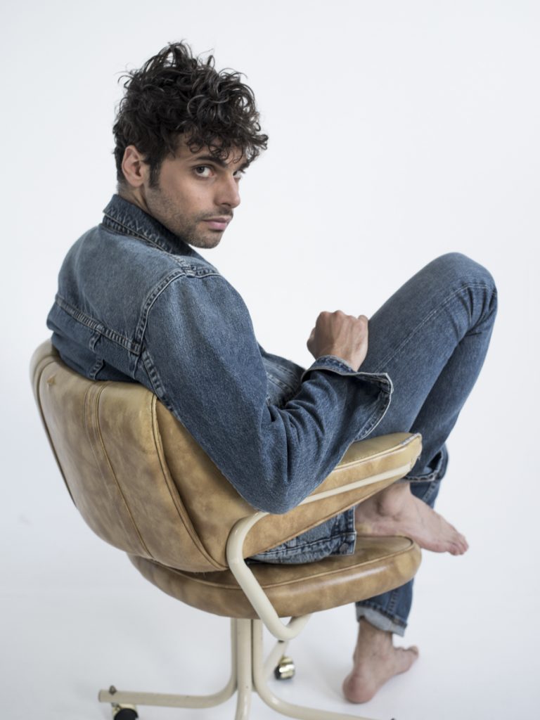 Γιώργος Παπαγεωργίου: «Η μουσική ήρθε στη ζωή μου πριν την υποκριτική»