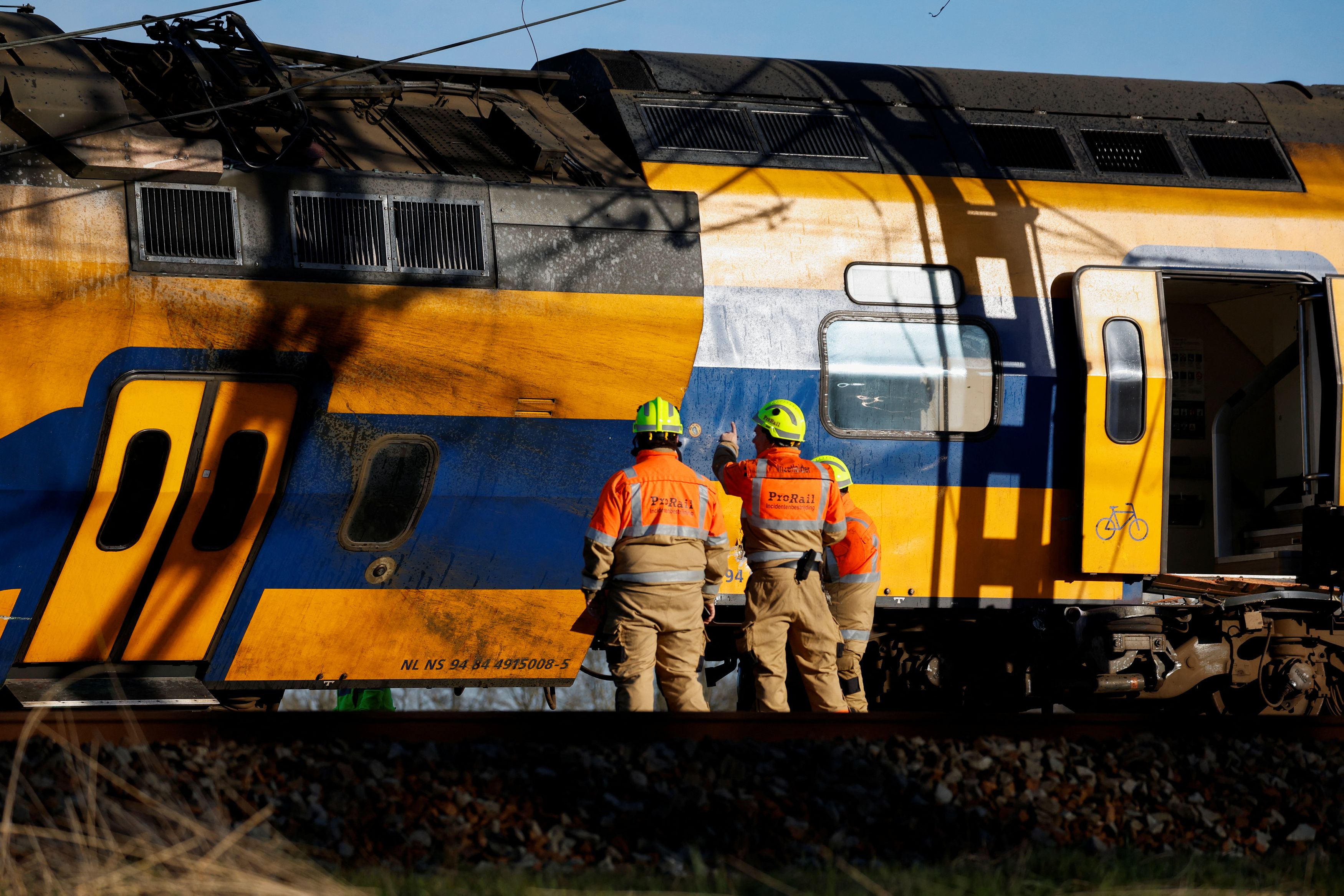 Ολλανδία: «Ο μηχανοδηγός ούρλιαξε» – Ένας νεκρός από τον εκτροχιασμό τρένου
