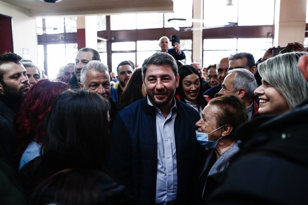 ΠαΣοΚ: Στο στόχαστρο το «success story» Μητσοτάκη