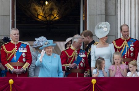 Guardian: Εσοδα δισεκατομμυρίων για τη βασιλική οικογένεια από αμφιλεγόμενα κτήματα