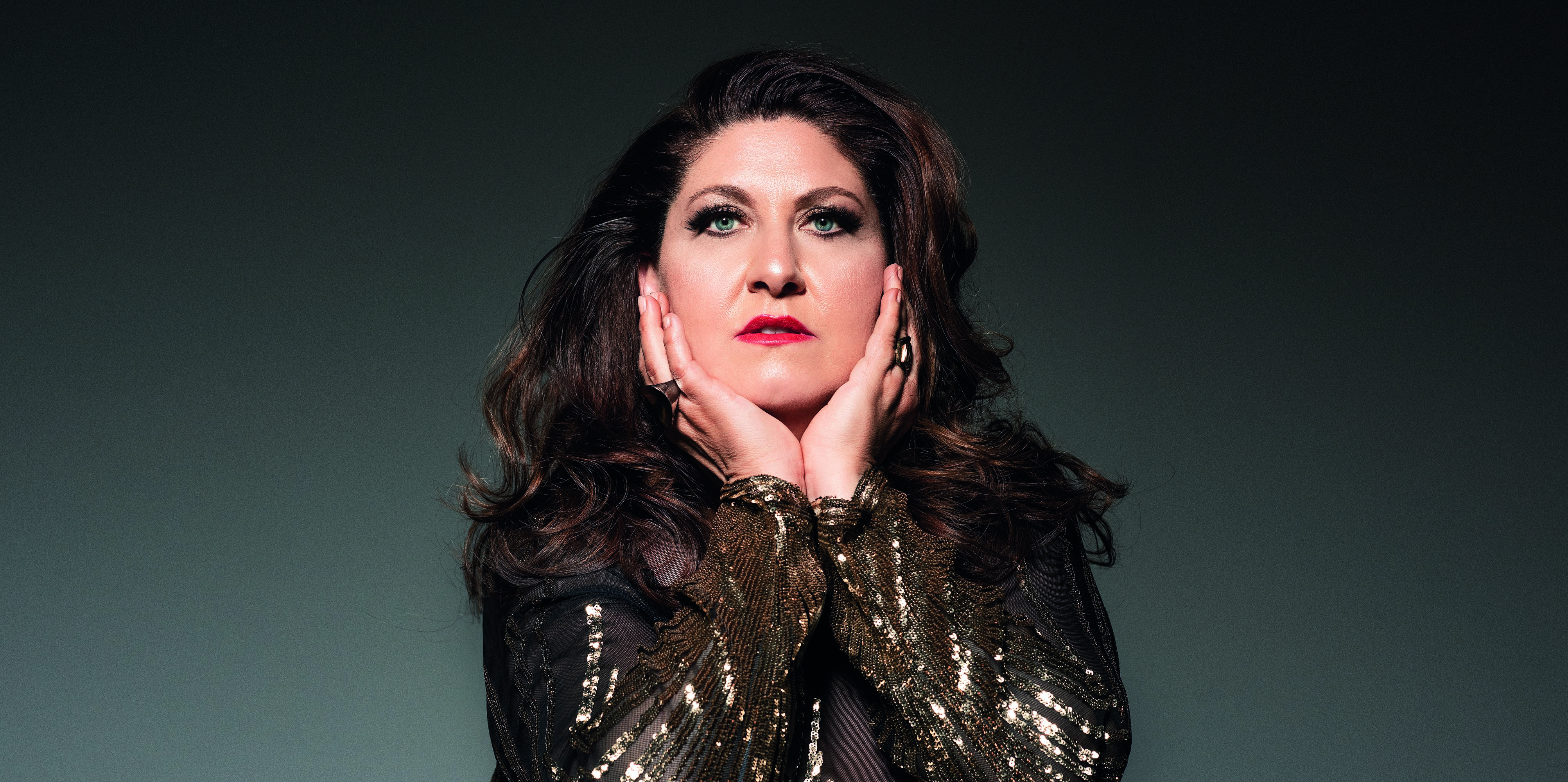 Αννα Πιρότσι, «Σέβομαι τις δυνατές γυναίκες»