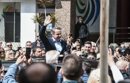 Μητσοτάκης στην Πετρούπολη: Εθεσε διλήμματα, ζήτησε ισχυρή εντολή