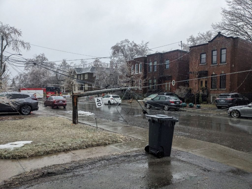 Καναδάς: 630.000 νοικοκυριά χωρίς ρεύμα σε Κεμπέκ και Οντάριο λόγω παγοθύελλας