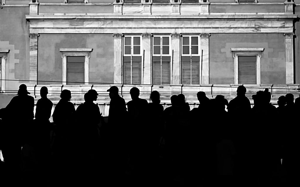 Τι συμβαίνει στα δεξιά της Δεξιάς: Η κληρονομιά και η υπόγεια μάχη