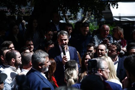 Μητσοτάκης στη Θεσσαλονίκη – Επιχείρηση επανασυσπείρωση