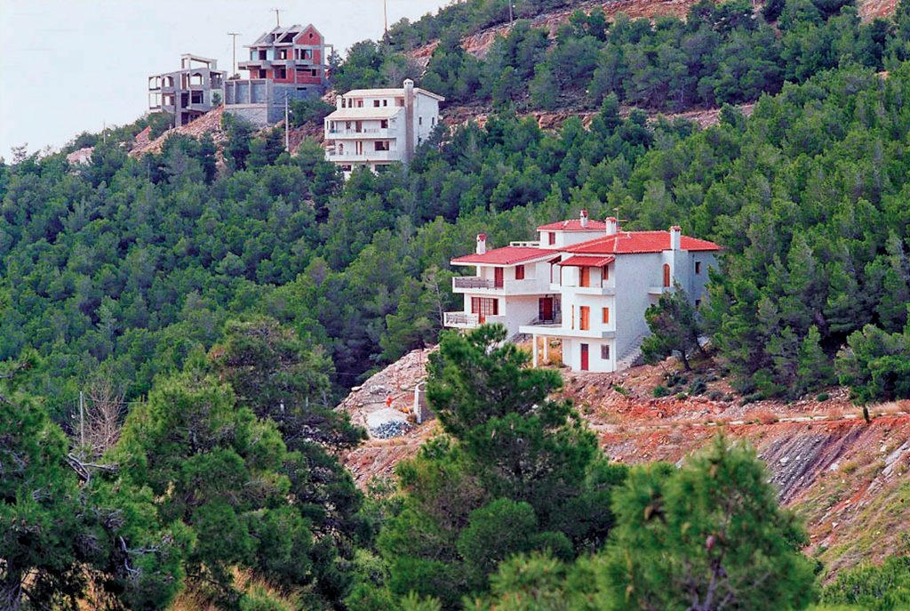 Τακτοποίηση αυθαιρέτων: Στον «αέρα» λόγω έλλειψης αεροφωτογραφιών