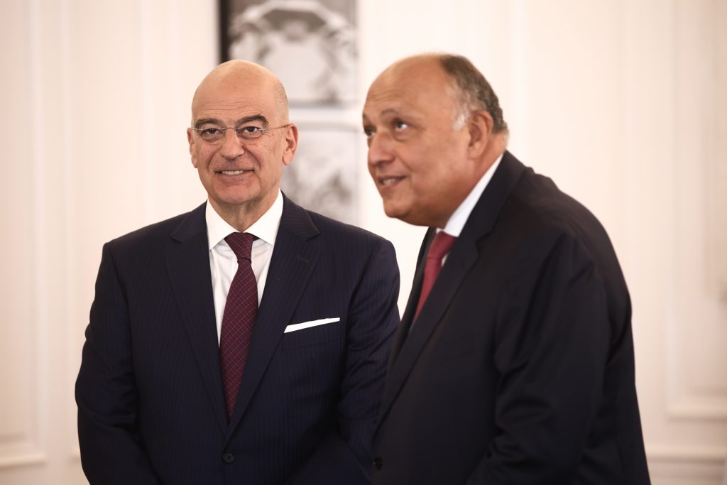 Αιχμηρή απάντηση Δένδια σε Τσαβούσογλου: Ας μην διακινδυνεύουμε το θετικό κλίμα