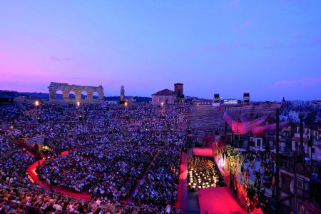 Αρένα της Βερόνας, 100 χρόνια όπερας