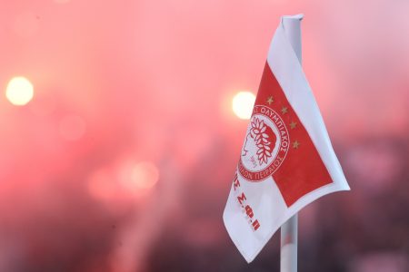 Ολυμπιακός – ΑΕΚ: Με Βαλμπουενά και Σισέ η ενδεκάδα των Πειραιωτών