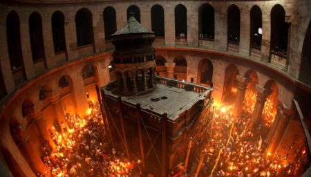 Πατριαρχείο Ιεροσολύμων: «Παράλογοι περιορισμοί» στην προσέλευση πιστών στον Πανάγιο Τάφο