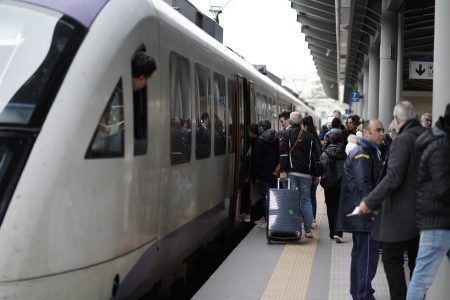 Hellenic Train: Επιπλέον δρομολόγια στη διαδρομή Αθήνα-Μέγαρα-Κιάτο από Μ.Παρασκευή